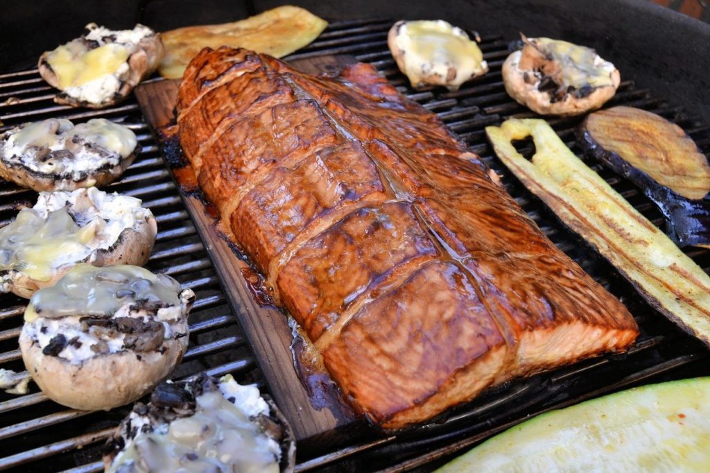 Lachs richtig grillen - außen knusprig, innen saftig