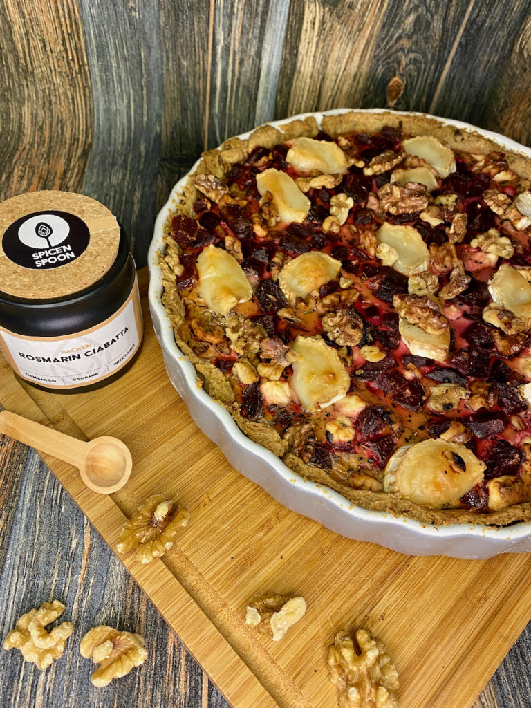 Rote Bete Quiche mit Ziegenkäse und Walnuss Rote Bete Quiche mit Ziegenkäse und Walnuss