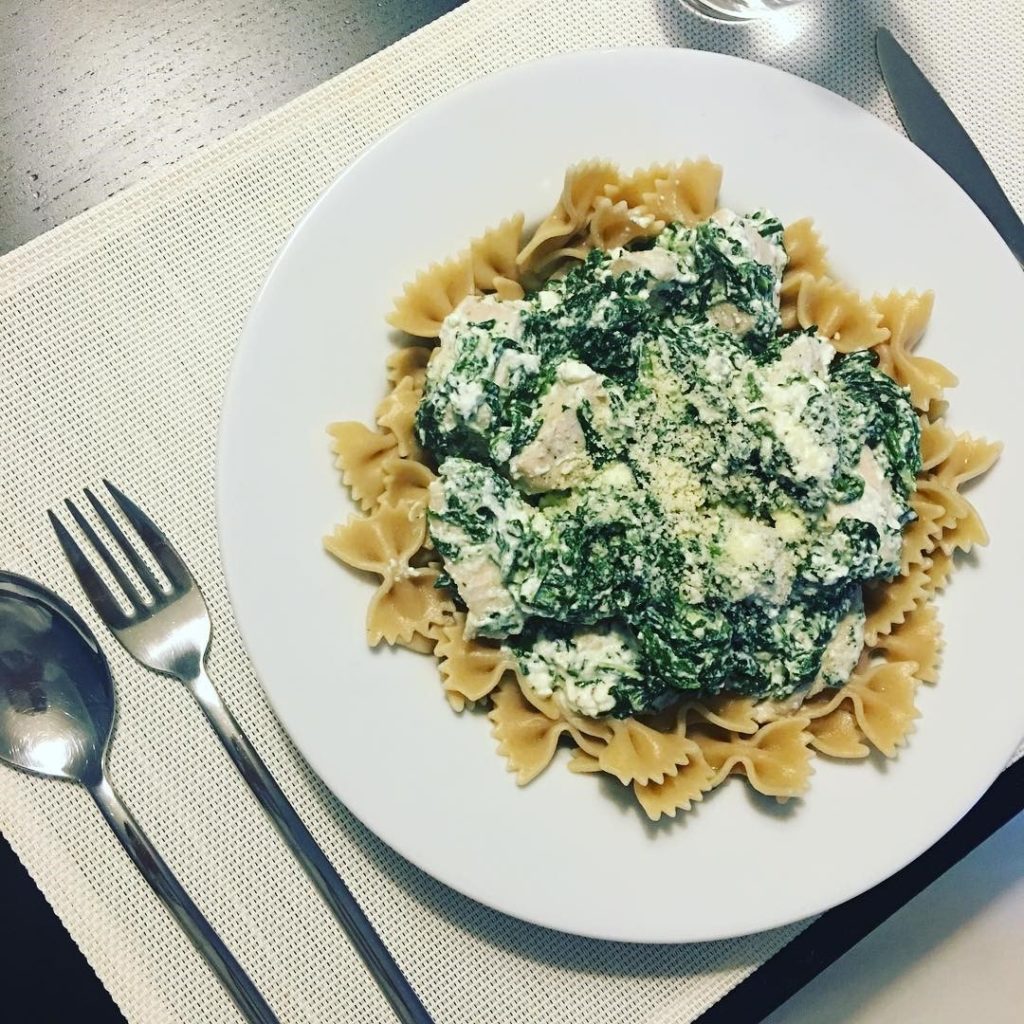 Farfalle Mit Ricotta Spinat Sauce Farfalle Mit Ricotta Spinat Sauce