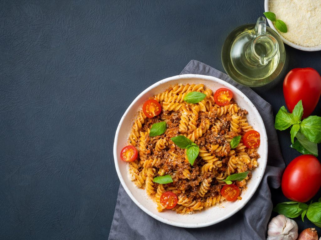 Schnelles Bolognese Rezept Mit Glutenfreien Rote Linsennudeln Schnelles Bolognese Rezept Mit Glutenfreien Rote Linsennudeln