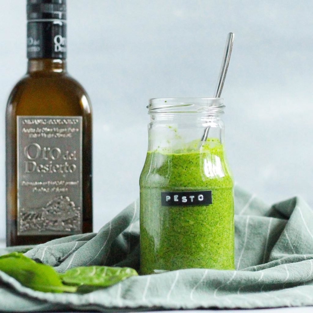 Frisches Spinat Pesto im Schnellrezept - Spice &amp; Spoon